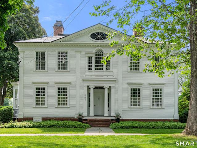 House for sale in Suffield, Connecticut