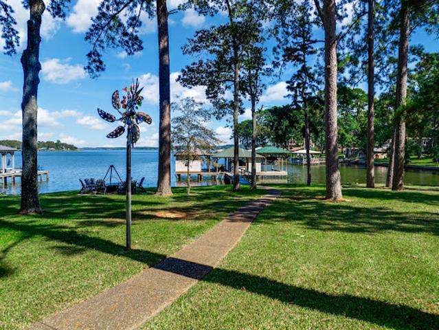 House for sale in Henderson, Texas