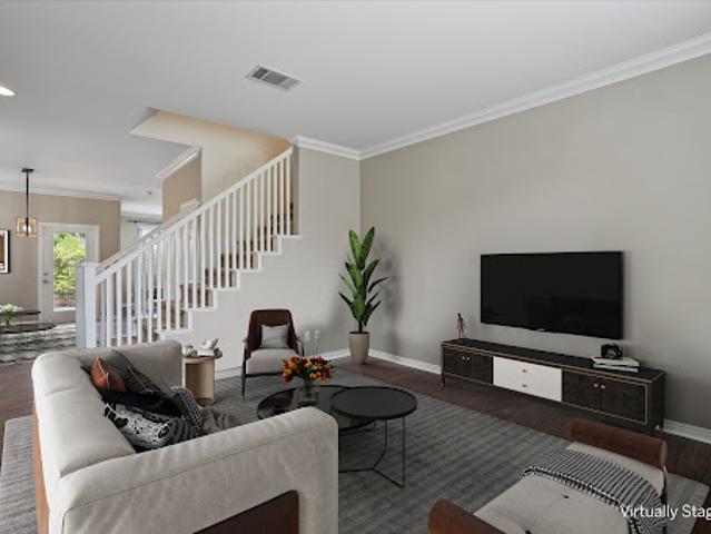 House for sale in Signal Hill, California
