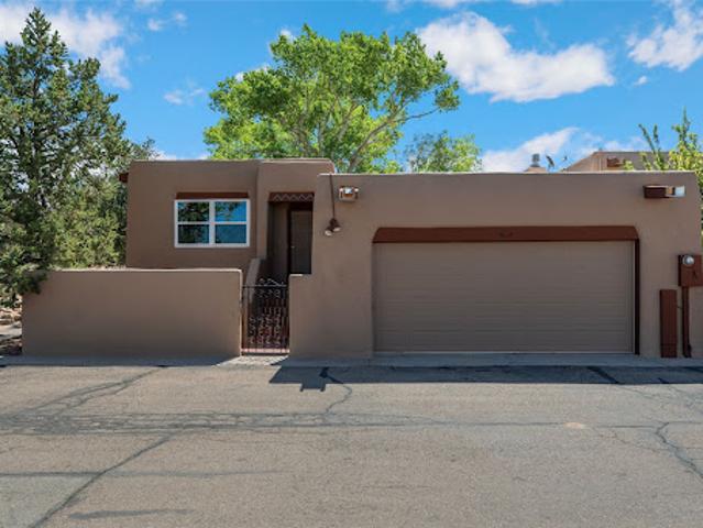 House for sale in Santa Fe, New Mexico