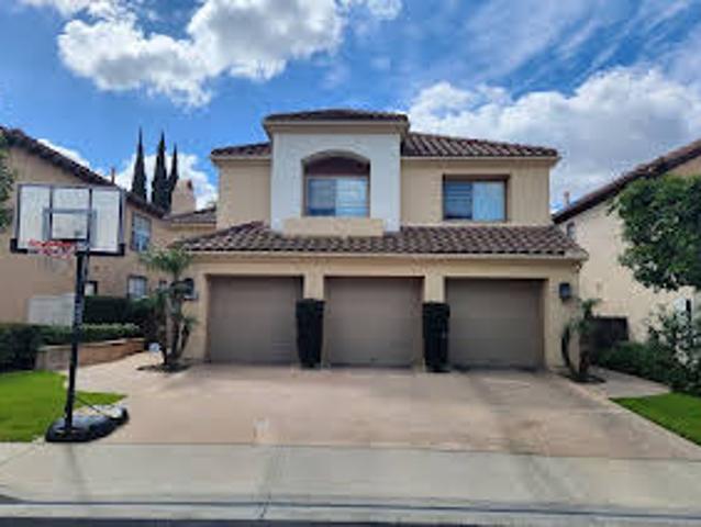 House for sale in Tustin