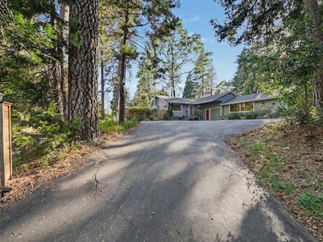 House for sale in Pine Grove, California