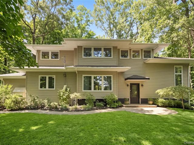 House for sale in Huntington, New York