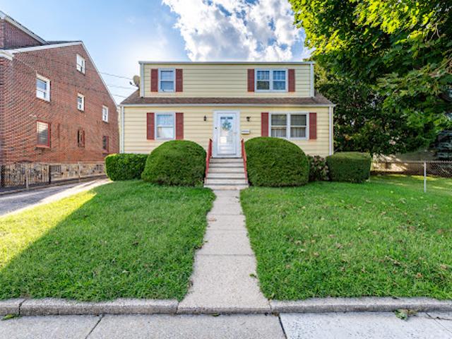 House for sale in Cos Cob, Connecticut