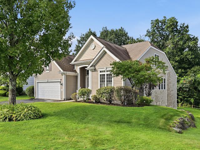 House for sale in Oxford, Connecticut