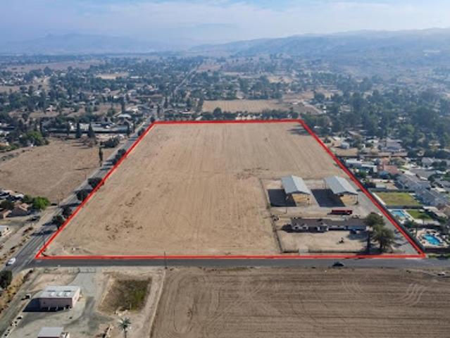 House for sale in Nuevo, California