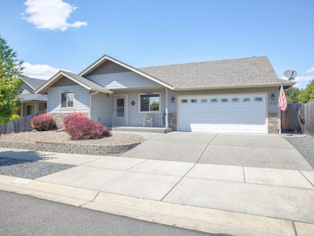 House for sale in Grants Pass