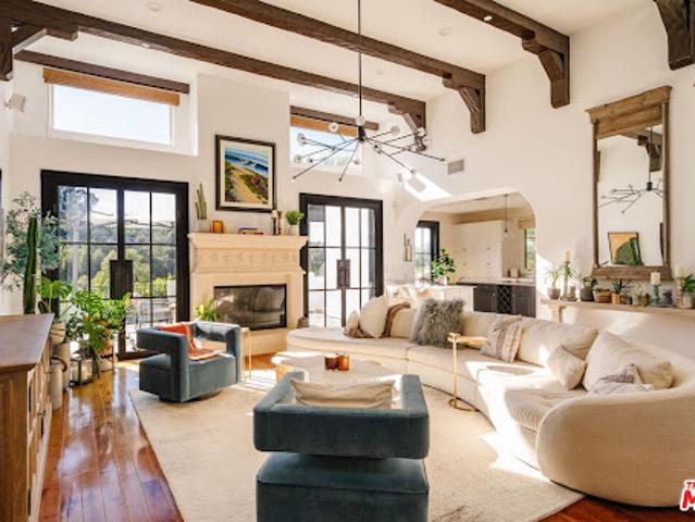 House for sale in Sherman Oaks Neighborhood Council District, Canoga Park