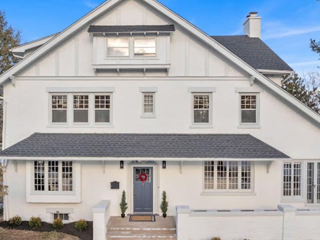 House for sale in Queens, Arverne