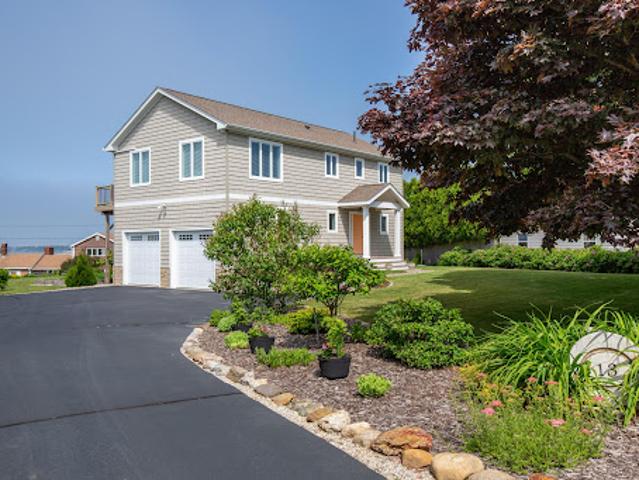 House for sale in Bailey Island, Maine