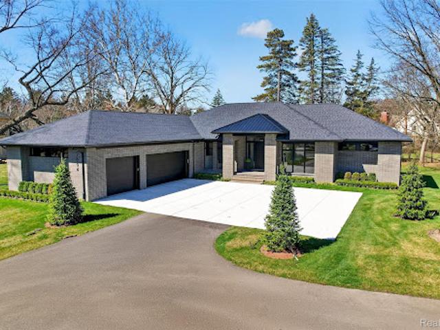 House for sale in Bloomfield Hills, Michigan