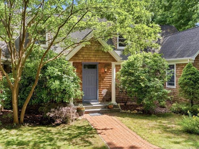 House for sale in Wainscott, New York