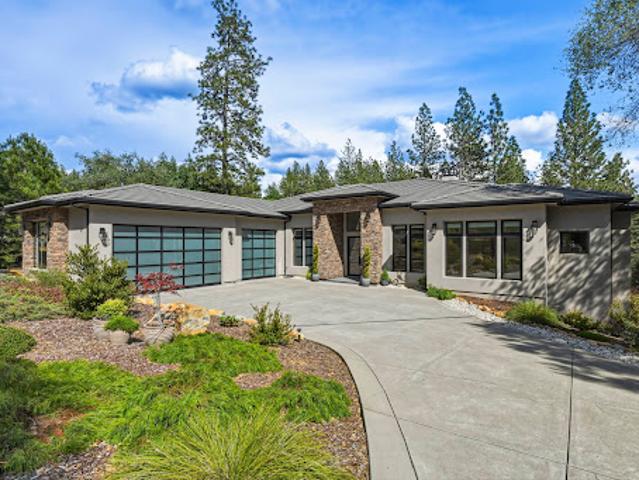 House for sale in Applegate, California