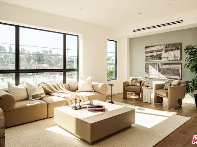 House for sale in Canoga Park, California