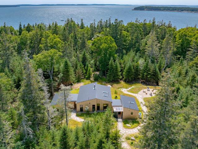 House for sale in Maine