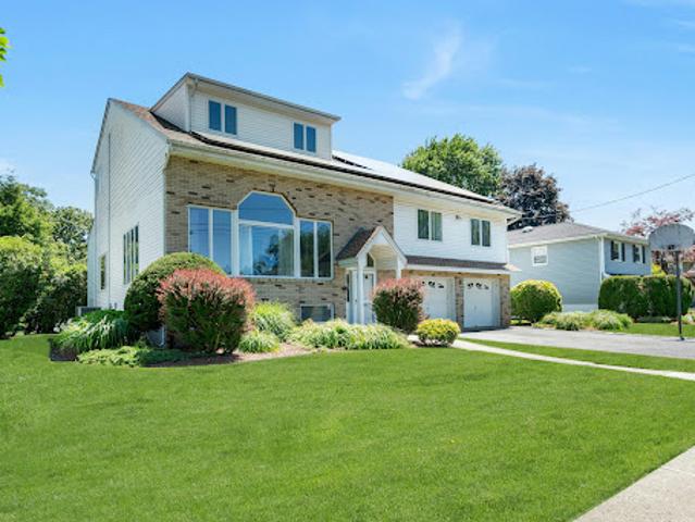 House for sale in Fair Lawn, New Jersey