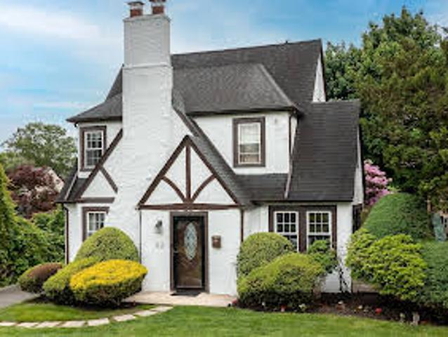House for sale in Manhasset House for sale in Manhasset