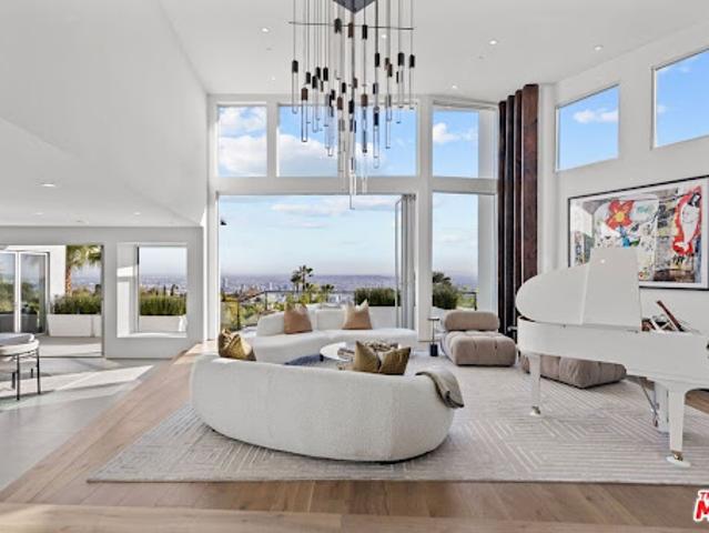 House for sale in Los Angeles, Los Angeles County