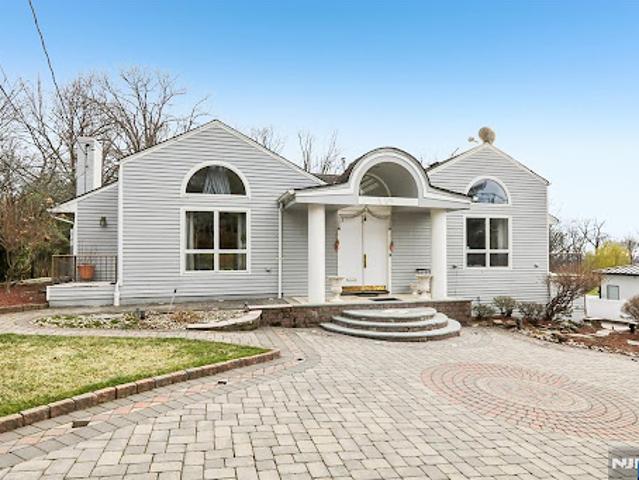House for sale in Tenafly, New Jersey