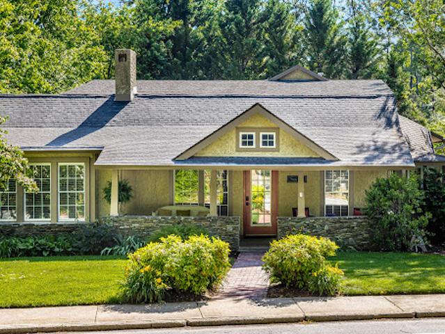 House for sale in Hendersonville, North Carolina