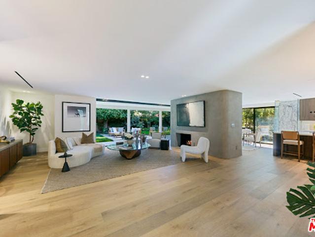 House for sale in Woodland Hills-Warner Center Neighborhood Council District, Canoga Park