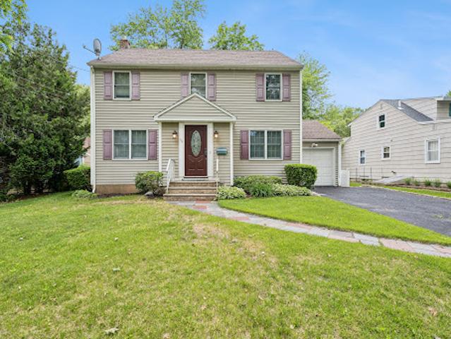 House for sale in Springfield, New Jersey