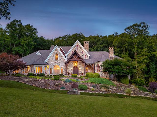 House for sale in Purlear, North Carolina