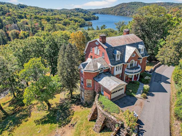 House for sale in Southfields, New York