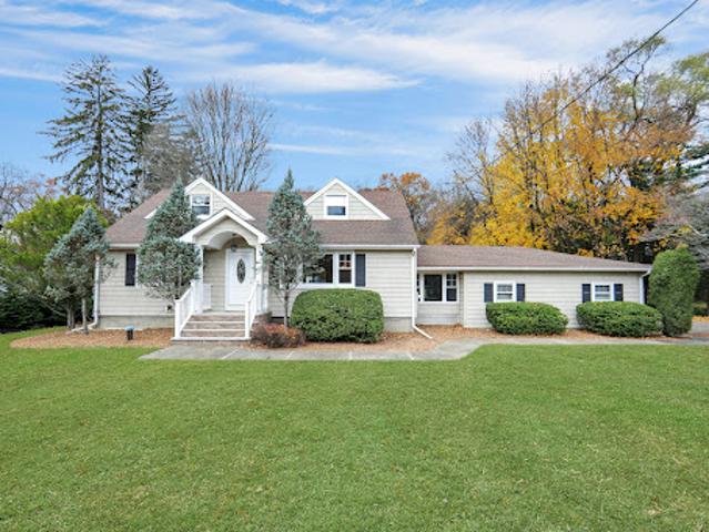 House for sale in Franklin Lakes, New Jersey