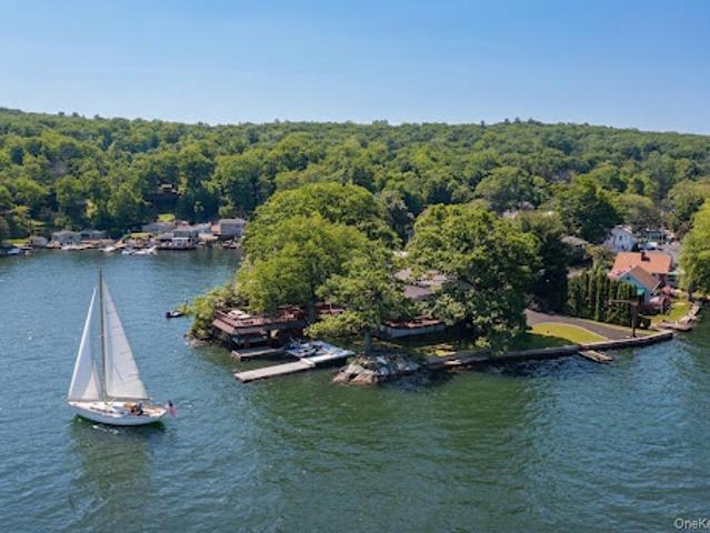 House for sale in Bellvale, New York