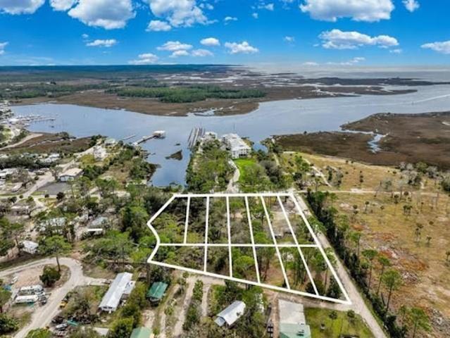 House for sale in Steinhatchee, Florida
