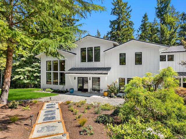 House for sale in Bainbridge Island, Washington
