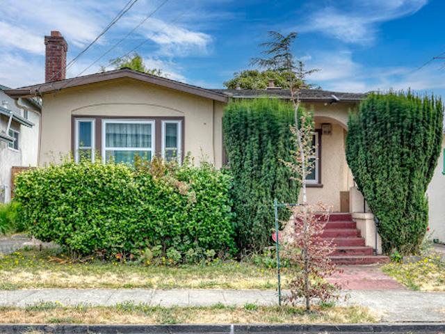 House for sale in Berkeley House for sale in Berkeley
