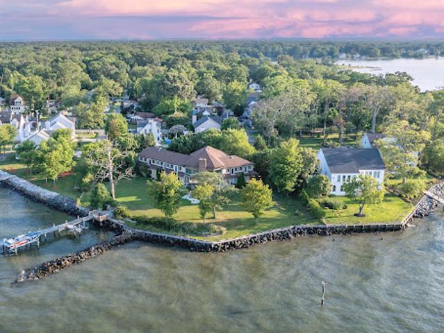 House for sale in Shady Side, Maryland