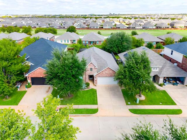 House for sale in Crowley, Tarrant County