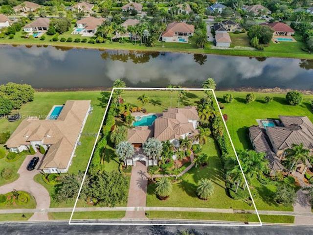 House for sale in Davie, Florida