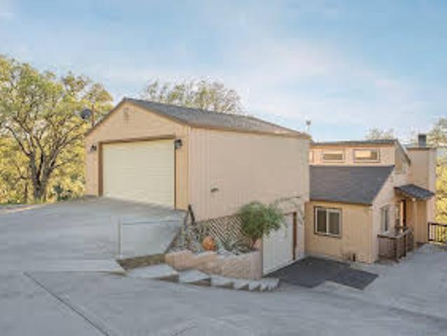 House for sale in Bradley