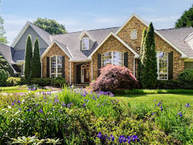 House for sale in Hendersonville