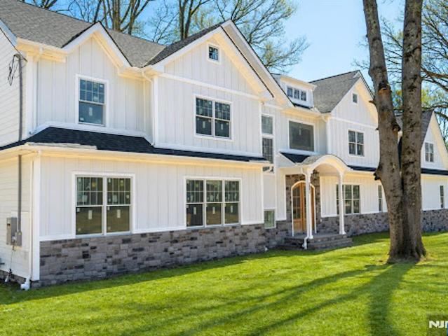 House for sale in Franklin Lakes, New Jersey