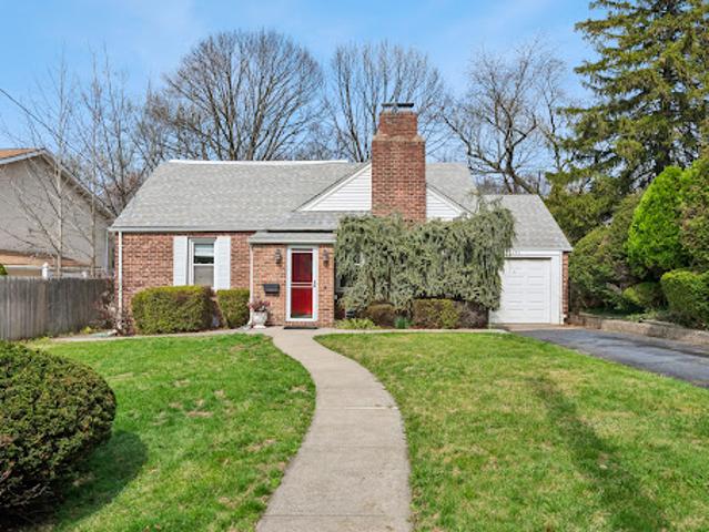 House for sale in Leonia, New Jersey
