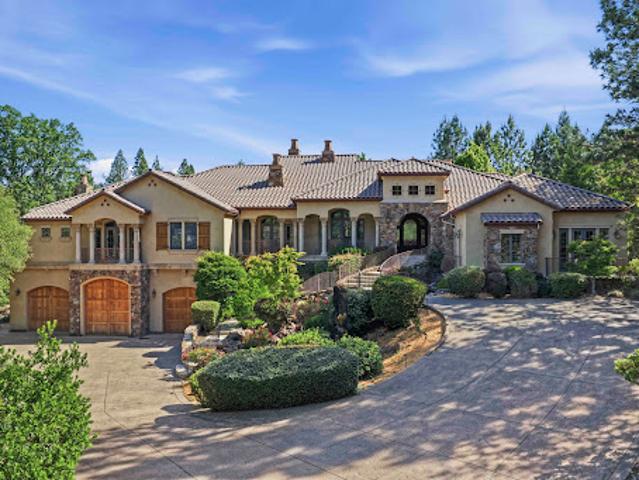 House for sale in Applegate, California