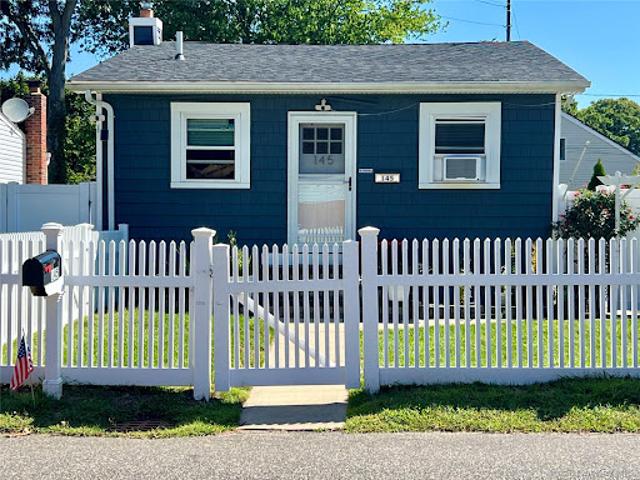 House for sale in Bohemia, New York