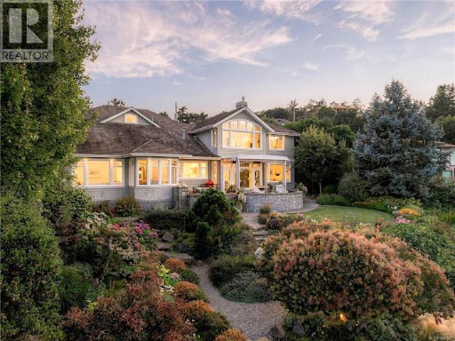 House for sale in Saanich, British Columbia