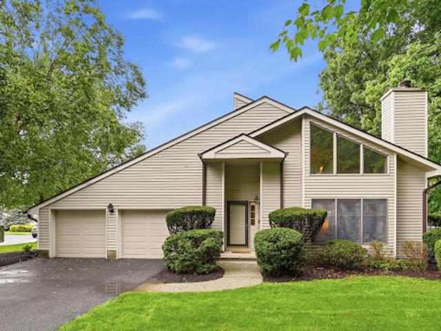 House for sale in Franklin Lakes, New Jersey