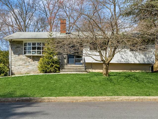 House for sale in Cresskill, New Jersey