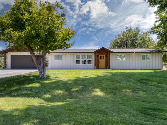 House for sale in College Place, Washington