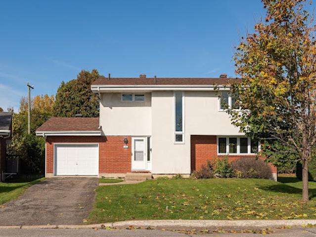 House for sale in Laval