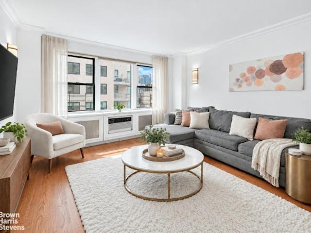 House for sale in New York, Arverne