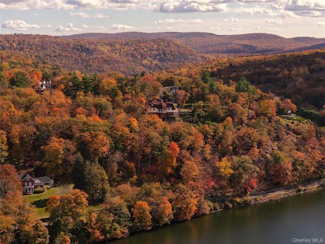 House for sale in Southfields, New York