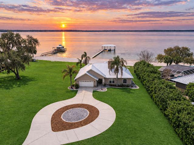 House for sale in Ocklawaha, Florida
